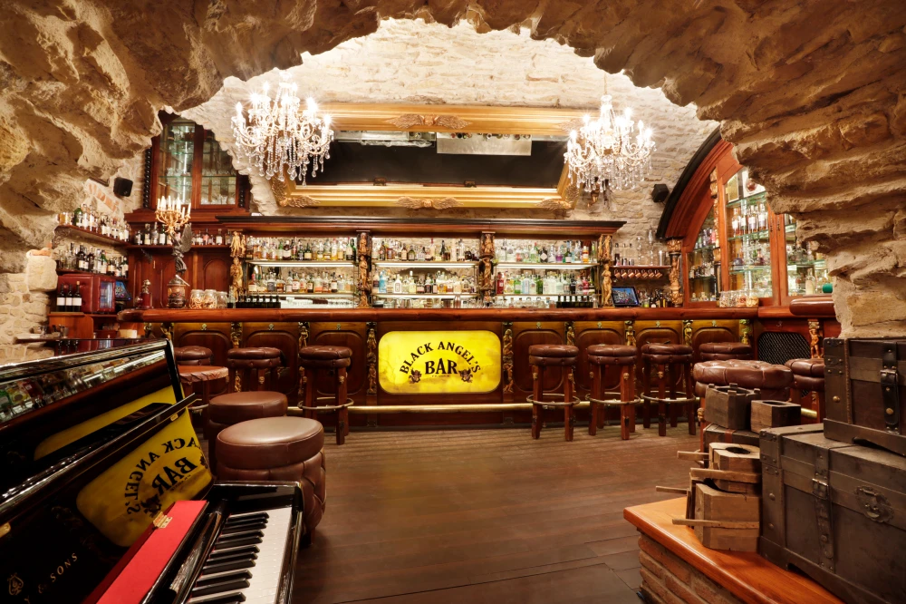 Hlavní bar Black Angel's Baru