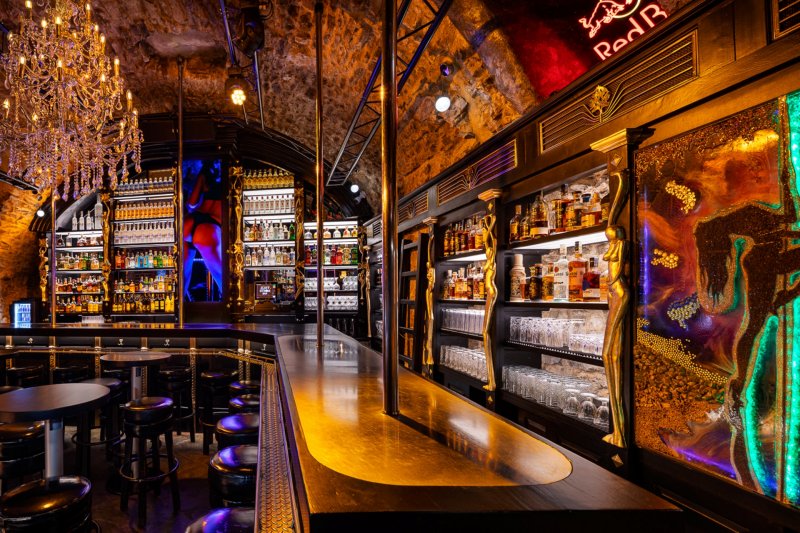 Pole bar ve Zlatém Stromu, Praha 1